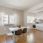 Apartment Modern Cloud 5 - Amadora *