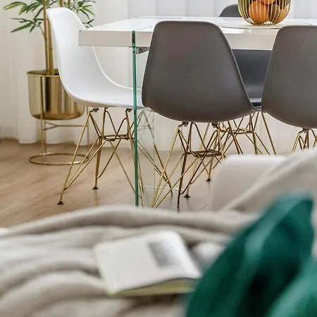 Modern Cloud 5 - Amadora *