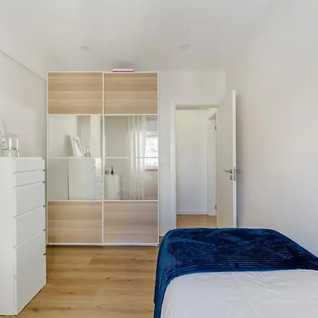 Modern Cloud 5 - Amadora *